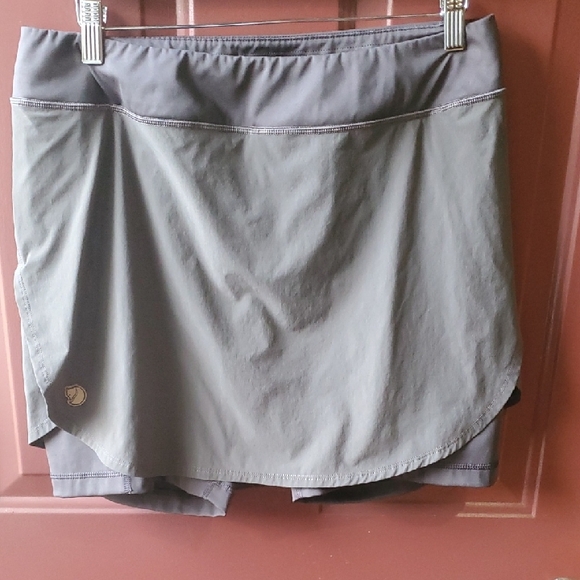 Fjallraven Women's Abisko MIDSUMMER Skort in Gray - Picture 1 of 11